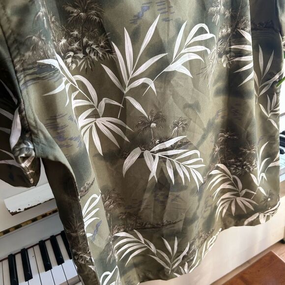 Green and White Casual Button Down Shirt with Tropical Print L - Picture 8 of 15